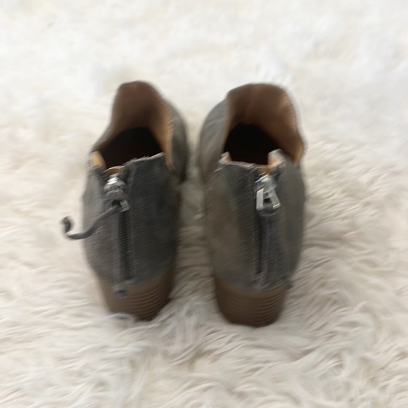 NEW Kenneth Cole Grey Suede Cut Out ankle bootie tassel women size 9.5 - Picture 6 of 7